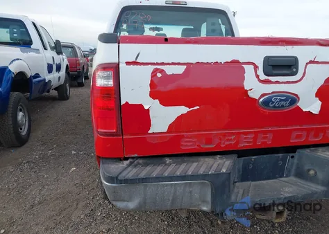 2015 Ford F-250 Xl z USA, uszkodzony, nr VIN 1FT7X2B63FEC90964